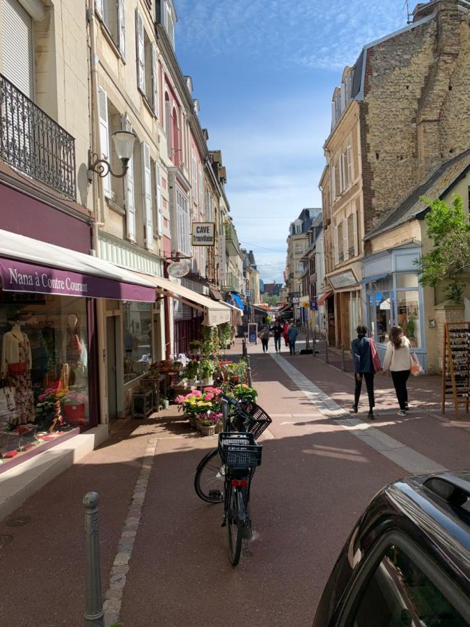 Les Parasols De Trouville Lägenhet Exteriör bild